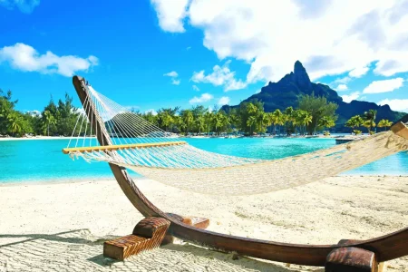 Weddings-Thorne-Travel-Wedding-Couple-Beach-Bora-Bora_77865608.webp